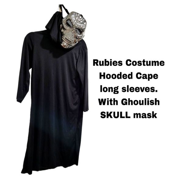 THIS IS STILL AVAIL. PLS ASK. RUBIES COSTUME Chrome 💀 long sleeve hooded cape.